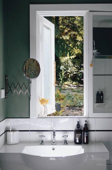 Harrys House Warburton - Peaceful Riverside Cottage In The Perfect Location Exterior foto